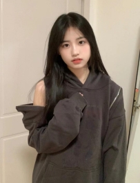 精靈 157cm 45kg C 22歲  #很小隻喜歡在床上被掌控的感覺