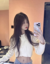 糖果 158cm 45kg B奶 20歲   迷你小蘿莉，肌膚粉嫩如牛奶