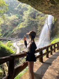 泡泡 162-45-D-21歲  皮膚白嫩透亮 長相甜美清純