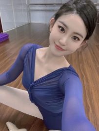 #貧乳芭蕾舞老師  露西 162cm.42.B奶.24歲
