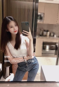 小姿   162 D奶   25歲  氣質OL本人身材照