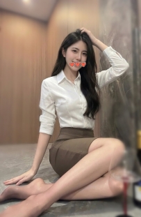 秋妍 168.46.C.25歲 美腿性感OL