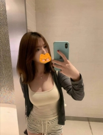 莉莉 158-D+-46-23歲   #身高不高但身材很有料