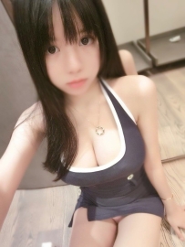 小小 158cm Ecup 46kg 20歲  介紹:甜美大奶妹妹  外貌好看 完美雙峰配合度100%