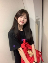 臺北 俞蓓 155.B.42.18歲  像初戀那種清純臉蛋