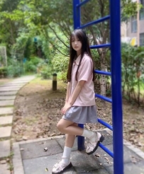 #臺北  冰冰 154cm B奶 18歲   貧乳B奶妹 有點清楚幼齒 蘿莉風