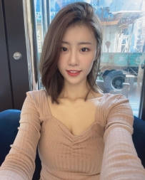 何苗苗 162 46 C+ 24歲  單身妹子 短期報班