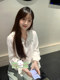 恩恩.159.45.C.20歲    特別推薦  鄰家女孩 小隻纖細 聲音很甜