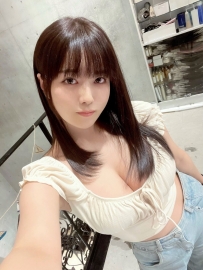 小茜 168cm 50kg E杯  21歲  大學生臨時工，E級豪乳震撼登場！