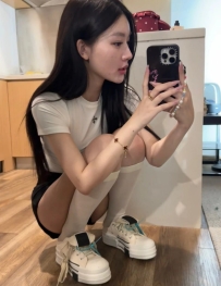 #高雄 鈴鐺    163   B+  26歲   45  很敏感 穴又緊  會讓人想意淫