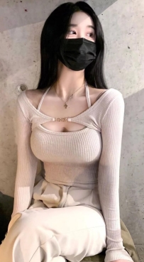 伊伊  170cm E奶 50kg 25歲  #氣質空姐，氣質白皙大長腿