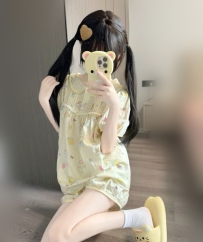 臺北地區/小C 157cm.44kg.B奶.19歲  學生清純甜美型