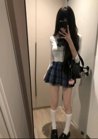 純純  165  C  22歲  身體敏感的妹妹 妹妹超多水的