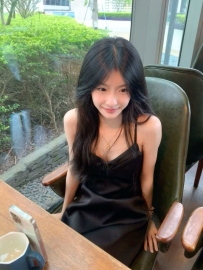 #高雄  啾咪 162cm.46kg.Ccup.23y  簡介：高顔值網紅 氣質甜美