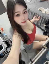 小諾 166cm 47kg 22歲    性感與骨感並存，這就是小諾的獨特魅力