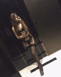 #照片本人  波波 164cm.Ecup.56kg.27歲  淫蕩熟女 欲求不滿 喜挑戰極限