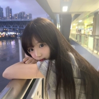 資料：咪咕  154  40  B+ 18歲  特色：合法蘿莉-在校學生