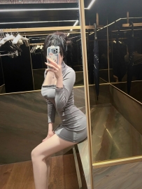 莎莎 164.E.47.24歲  「巨乳＋翹臀＋美腿」  喜歡什麼都給你 滿分尤物😍
