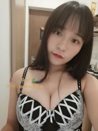 瀟瀟  160cm 46kg E+ 23歲  #尺度大膽開放誘惑人心   天然大奶