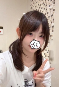 糖果 156.B+奶.19歲.43kg    小隻馬甜妹  昨天剛滿19歲