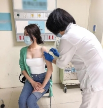 內裝粉嫩 皮膚細膩  外貿漂亮醫生  胸型漂亮 身材棒無小...