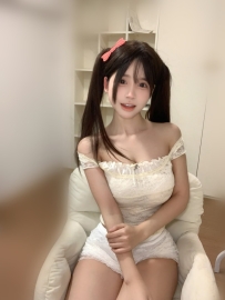 #台北  佳恩 162cm/46kg/Ecup/23歲  笑容很乾淨