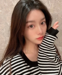 很溫柔 聲音甜美 胸型很美  而且還是粉粉der 彈性很好
