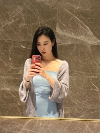 可樂姐   166/49/E/35歲  身材很好的OL 上演絲襪誘惑