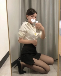 #臺北  kk 168.47kg.C+.26歲 空姐兼職 深夜寂寞難耐希望能解決一下自己
