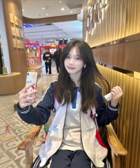 小薇 158cm/C奶/45kg/19歲    外貿可愛 身材曲線不錯 很活潑