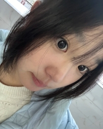 小怡 160cm/45kg/C奶/20歲    純慾感十足的秀氣妹紙！美術系