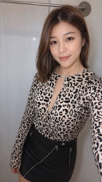 #台中 美蘭 159cm.E罩.48kg.33歲 E杯又軟又沉，腰臀比例誘人