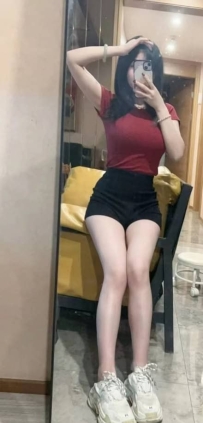 小水 158cm 24歲  46kg  D奶   像個精靈一樣活潑可愛