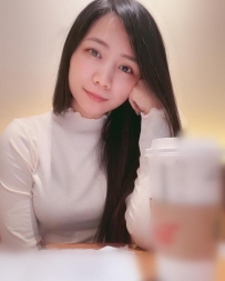 氣質國中國語老師  28歲 笑容甜美 親切可人