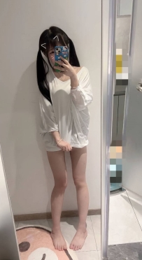 ❤️小米粒 154 42 C 18歲  ❤️資訊 #短兼 #白虎 #一線鮑 #無刺青 #台北