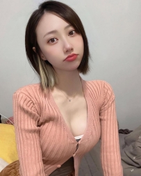 甜甜 162 / 47 / E / 25歲    天生麗質的氣質型美女