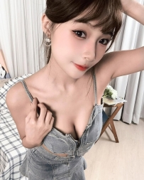 #高雄    米加  162.48.D 24歲    小騷貨 床上騷話連篇【老公幹我】