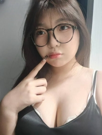 #臺中 焦糖158.47.E.22歲 帶有女友FU 身材小隻 胸部大 會前戲 小穴粉嫩