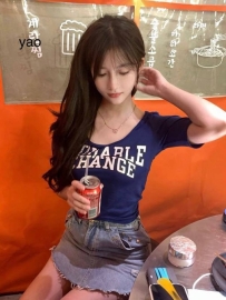 文娜   160cm  46kg  C奶 21歲  勻稱身材 清純帶點氣質美人