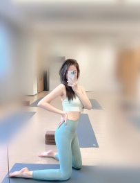 蘇飛 163cm  C+cup  48kg  25歲  推一個非常不錯的小妖精給大家