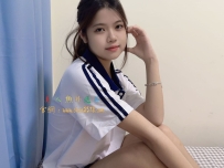 經濟學係花兼外拍   勻稱身材 清純帶點氣質美人