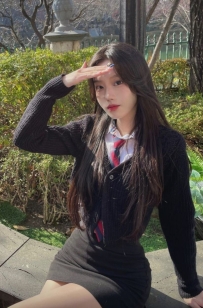 沛沛 162cm · Bcup · 21歲 · 47kg    年紀小小，像校園裡的學妹