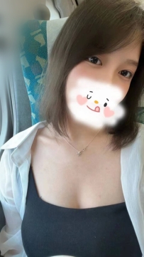 乖乖 164cm 49kg E奶 20歲  ✨清純可愛小棉花✨  她擁有清純甜美的外貌