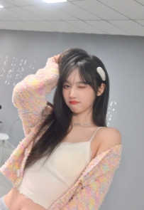 #臺中  金璐 160cm 46kg B+ 21歲  #甜美氣質型 笑容很甜