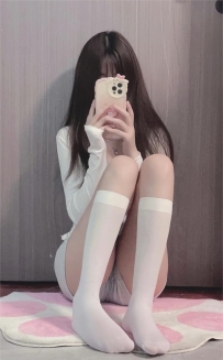 清清 158.B.45.18歲  骨感氣質款小清新正妹