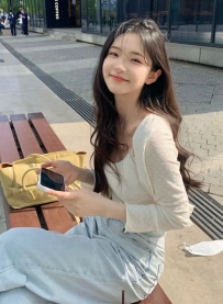 苗苗 160cm 45kg C奶 20歲 在校大學生 治癒系笑容 皮膚白皙