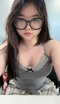 新竹 l 琳寶｜161cm｜C奶｜45kg｜19歲 l 小奶貓系新妹