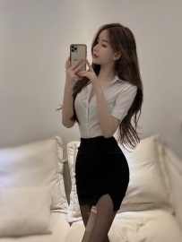 小花 164cm 26歲 D奶 46kg  膚白身材好 最近工作不穩定