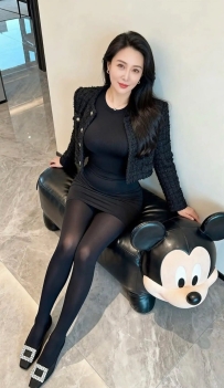 蕾蒽 166cm.E奶.50kg.30歲 色色美腿O