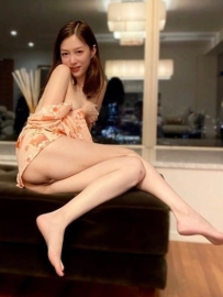 🥀小新 165.48.C. 30歲     鋼琴老師  指導音符  啟發靈感